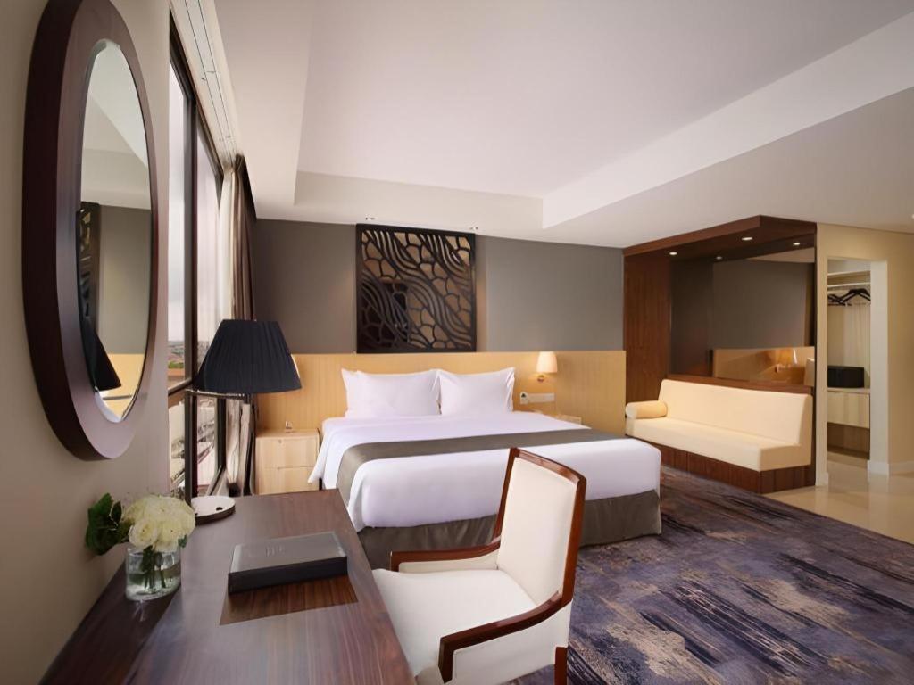 Hotel Grandhika Pemuda Semarang Exterior foto
