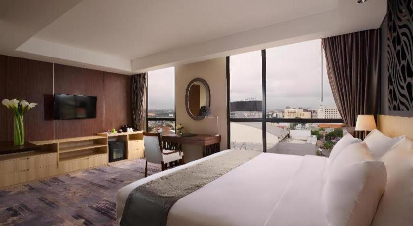 Hotel Grandhika Pemuda Semarang Exterior foto