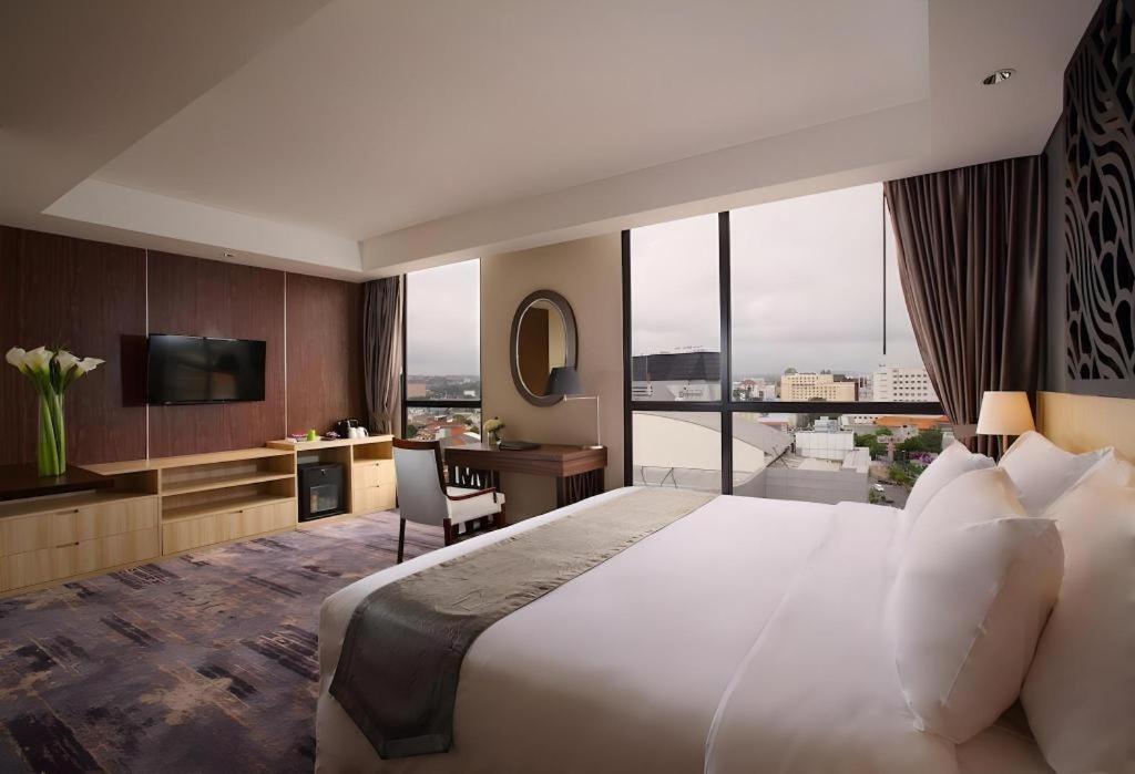 Hotel Grandhika Pemuda Semarang Exterior foto